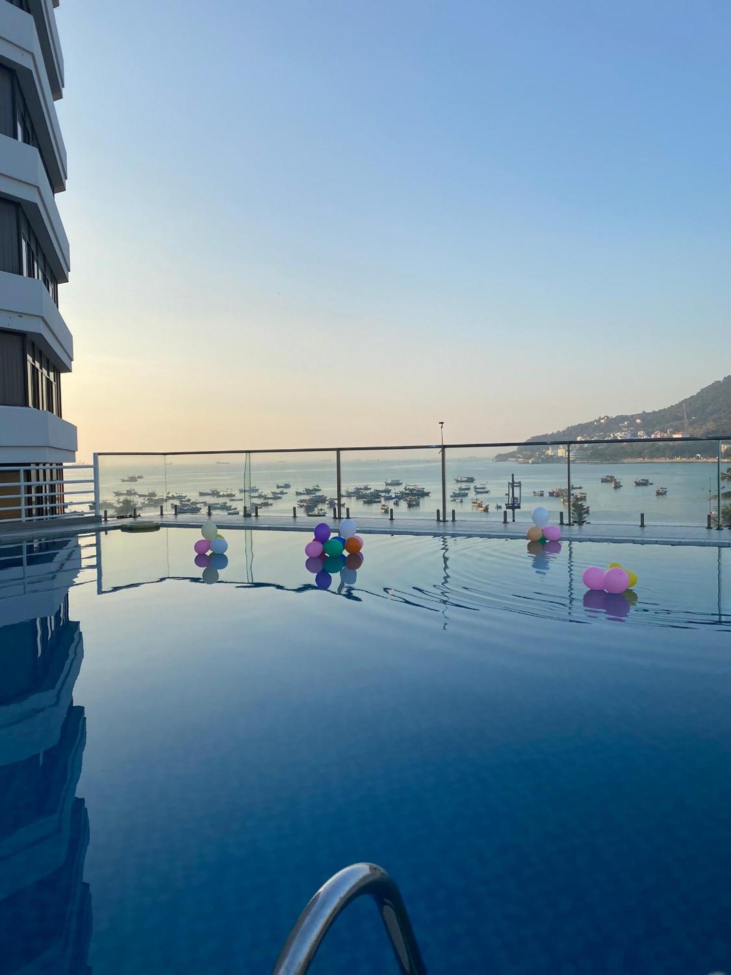 Vung Tau P&T Hotel Bagian luar foto